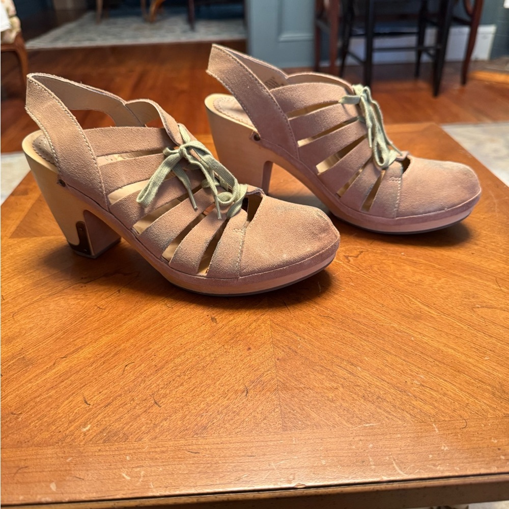 Latigo Tan Women's Mules with Green Laces